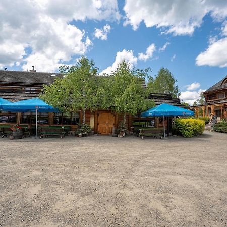 Gosciniec Debowa Gazdowka Bed & Breakfast Ustrzyki Dolne Exterior photo