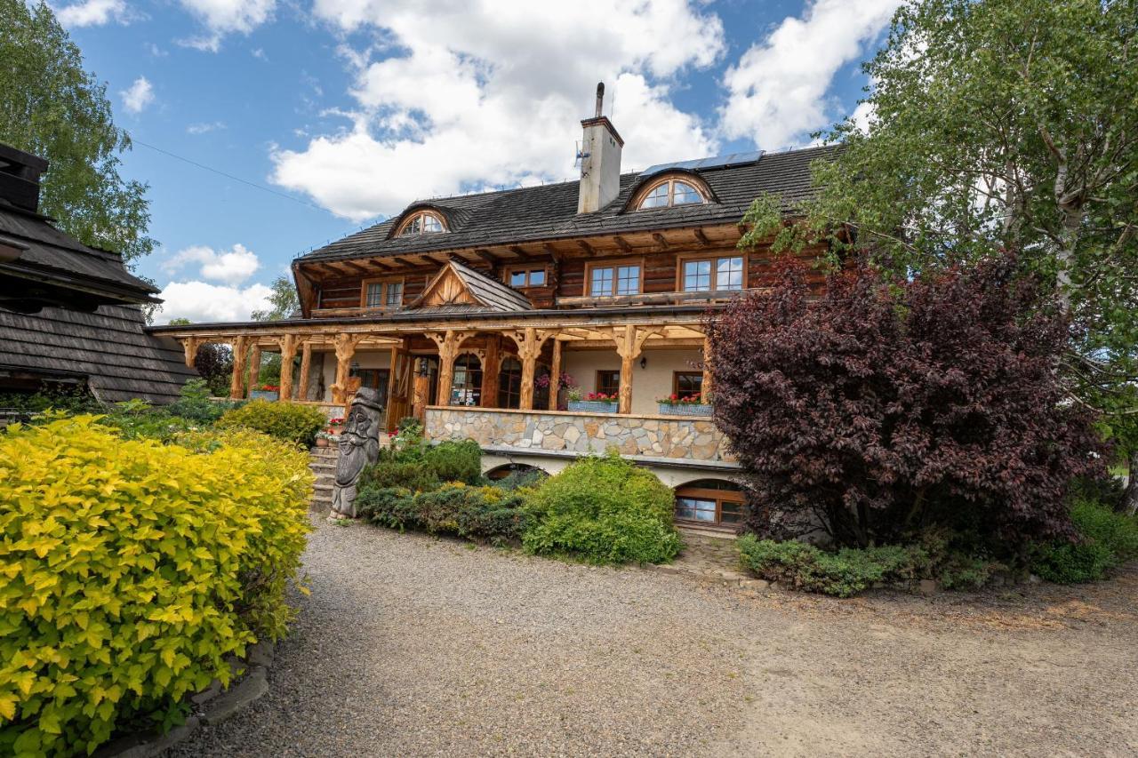 Gosciniec Debowa Gazdowka Bed & Breakfast Ustrzyki Dolne Exterior photo
