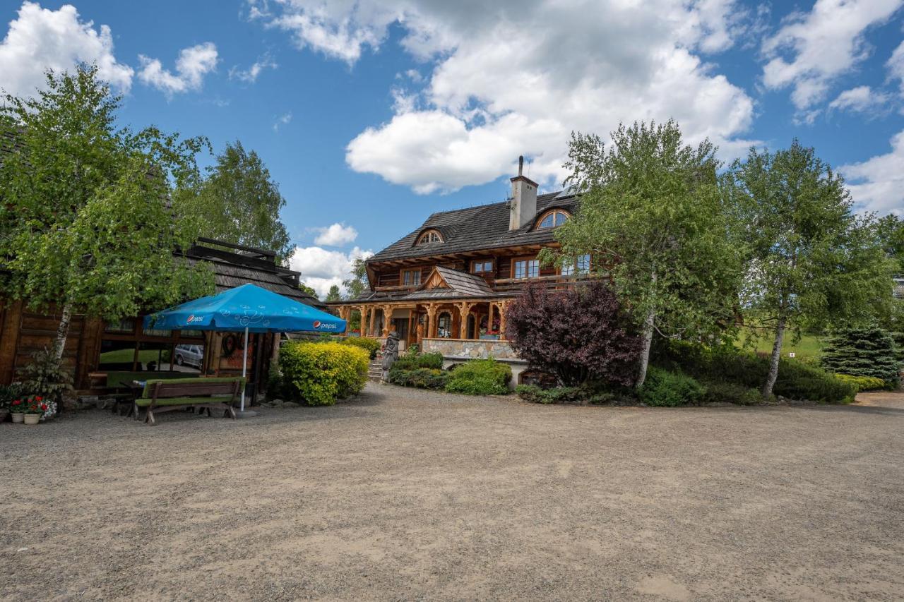 Gosciniec Debowa Gazdowka Bed & Breakfast Ustrzyki Dolne Exterior photo