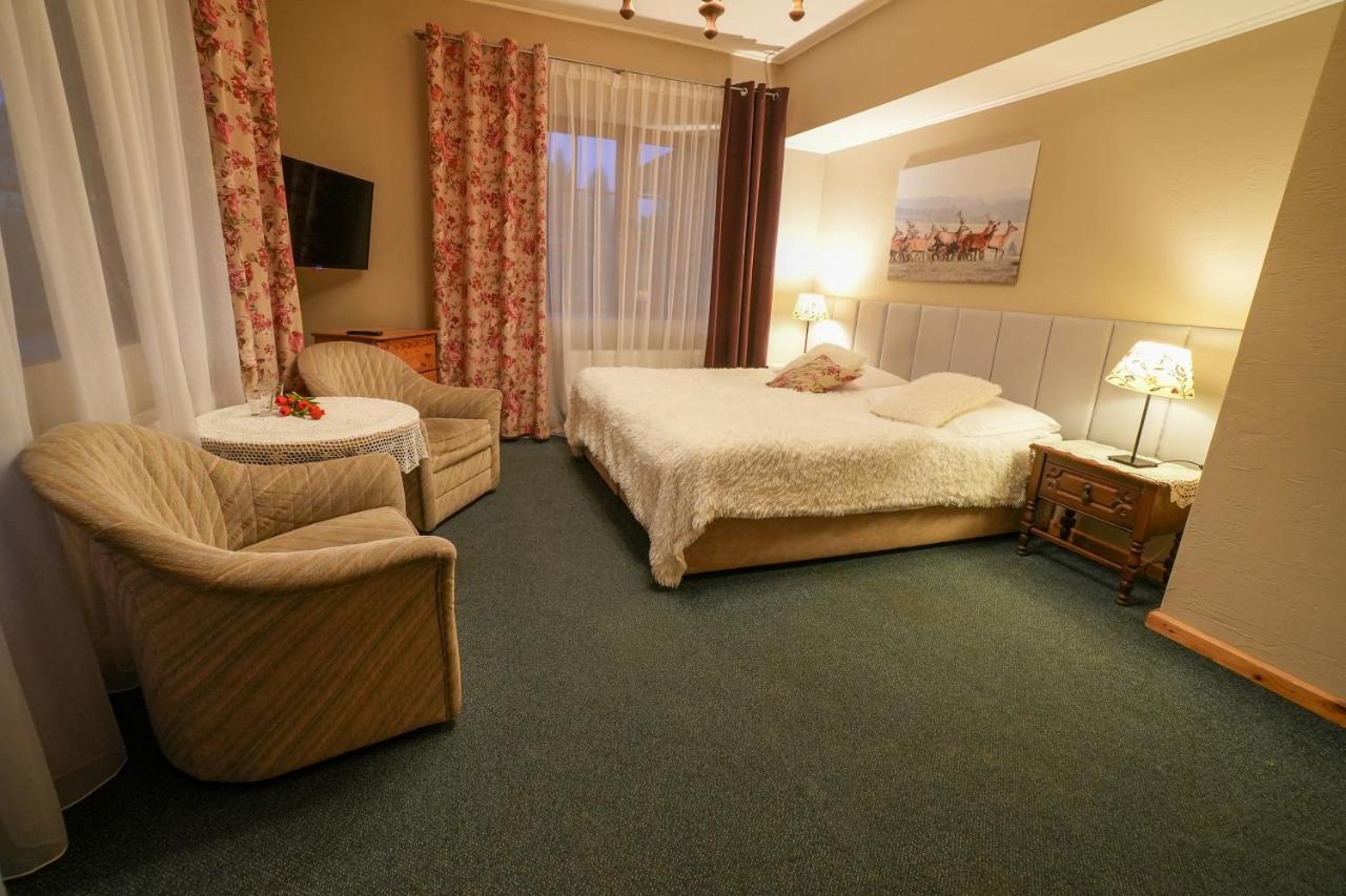 Gosciniec Debowa Gazdowka Bed & Breakfast Ustrzyki Dolne Exterior photo