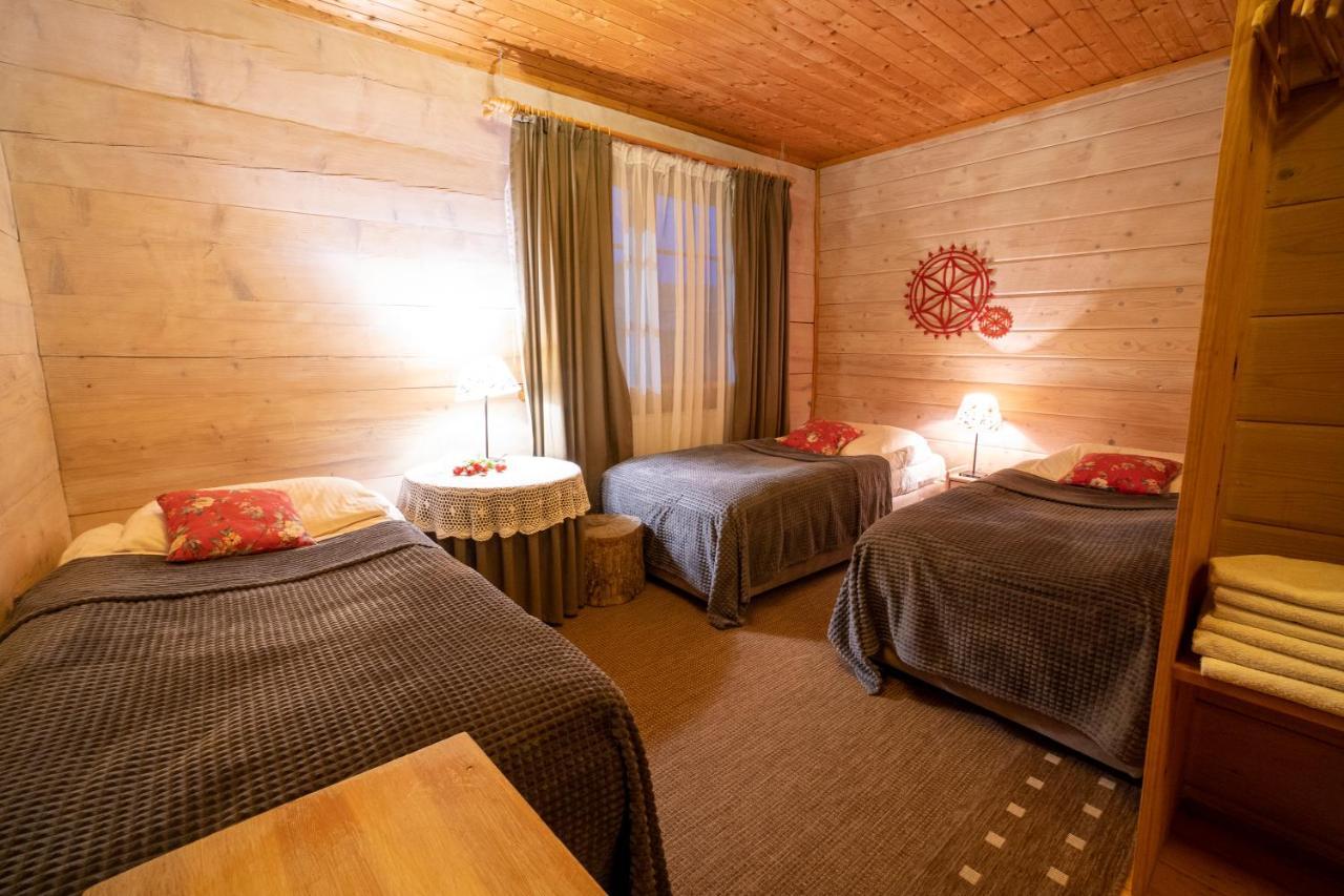 Gosciniec Debowa Gazdowka Bed & Breakfast Ustrzyki Dolne Exterior photo
