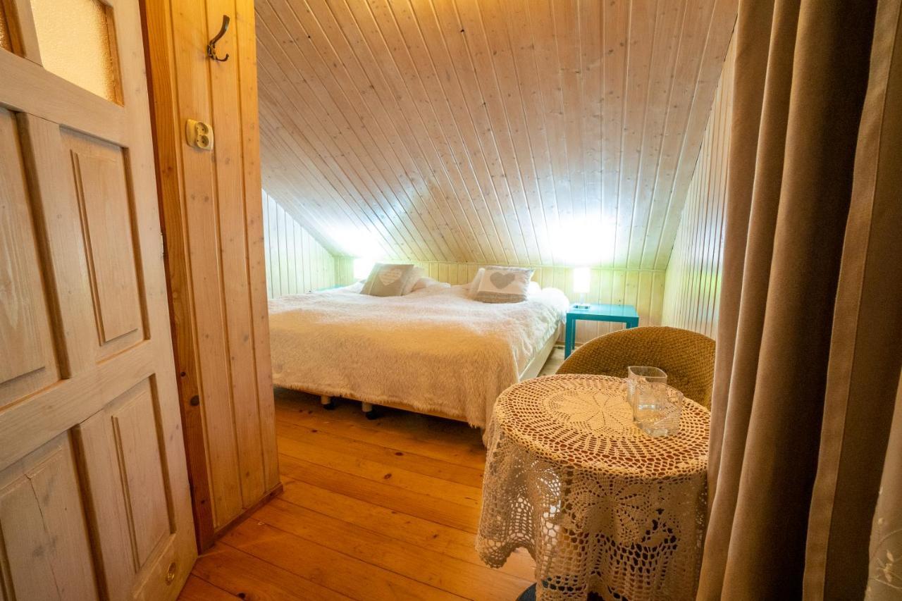 Gosciniec Debowa Gazdowka Bed & Breakfast Ustrzyki Dolne Exterior photo